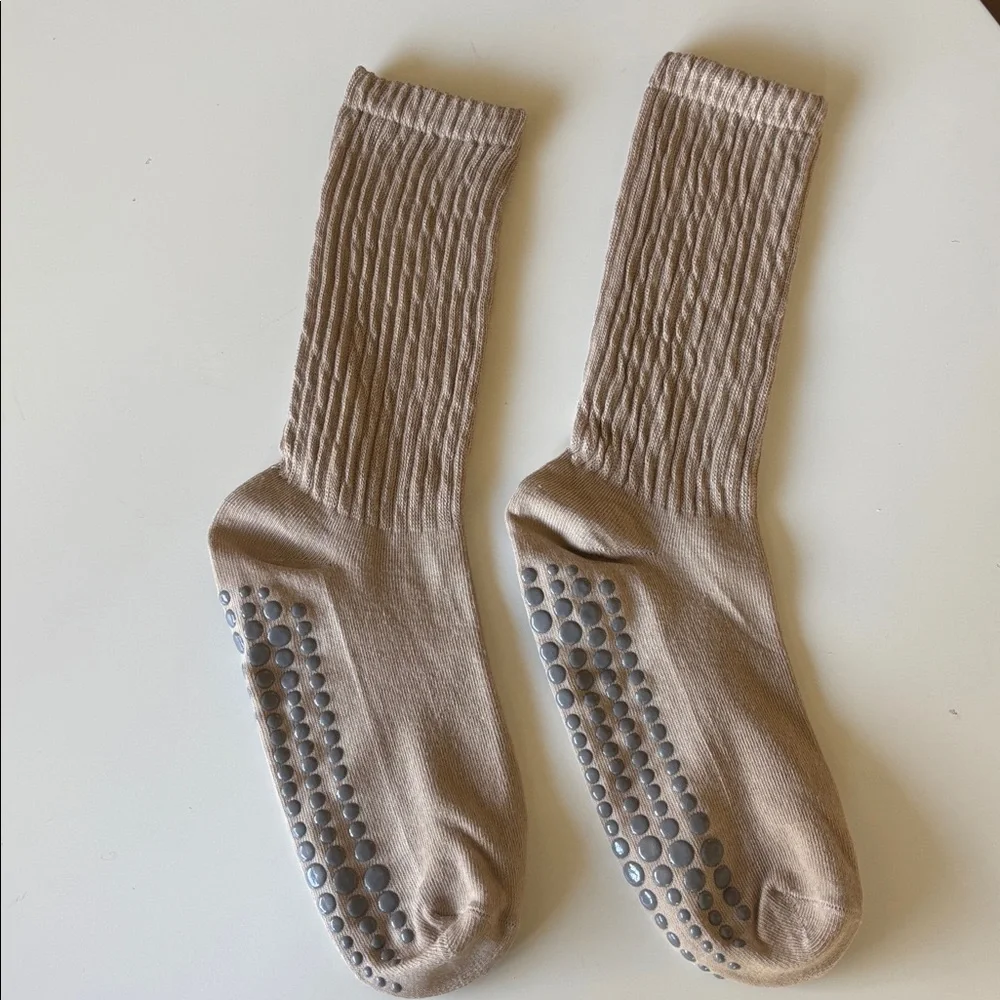 Tan‎ grip socks Pilates slouchy barre yoga